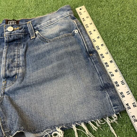 Women's BDG Low-Rise Boyfriend Jean Shorts - Picture 3 of 6